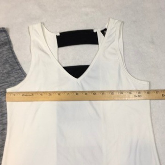 Lot 4 Athletic Tank Tops Workout Gym Run Yoga Neutral Green White Women M Bundle - Picture 11 of 16